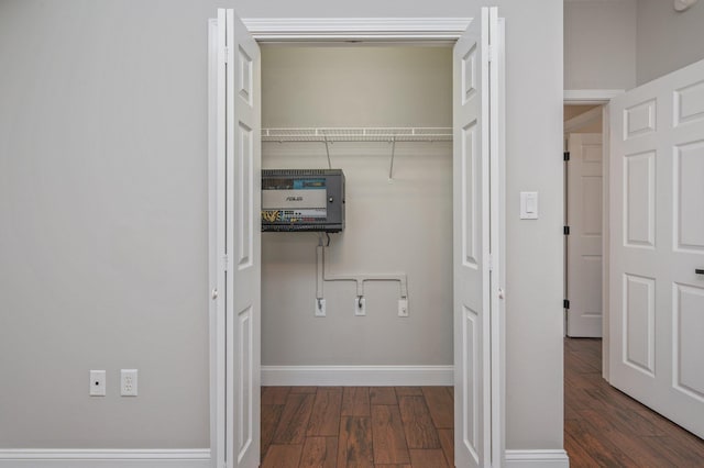 1501 N Partin Dr Unit 264, Niceville, FL 32578 - laundry room featuring wood finished floors, washer hookup, and baseboards