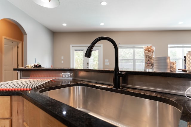 1961 Chesapeake Rdg, Fort Walton Beach, FL 32547 - kitchen view of dark stone counters and recessed lighting