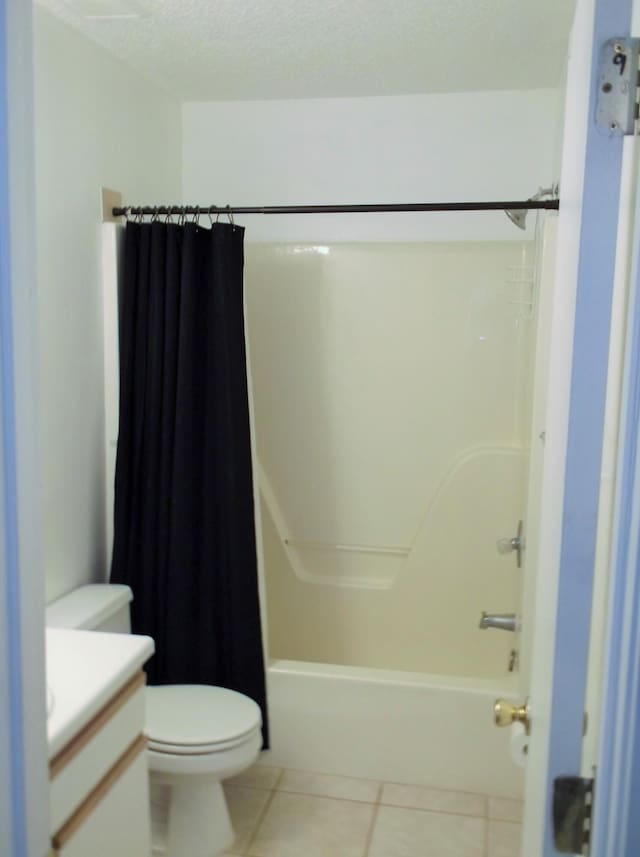 302 Olympia Ct, Fort Walton Beach, FL 32547 - bathroom with tile patterned flooring, vanity, toilet, and shower / tub combo with curtain