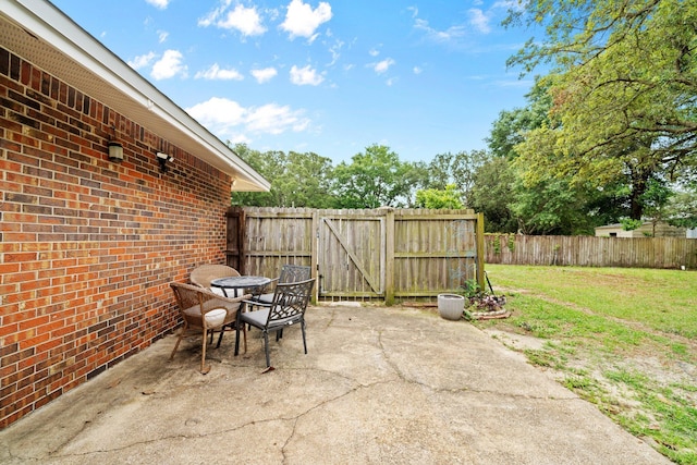 197 Country Club Rd, Shalimar, FL 32579 - view of patio / terrace with a gate
