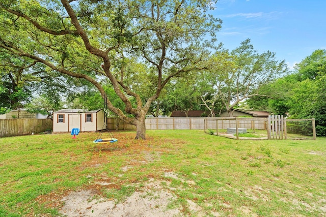 197 Country Club Rd, Shalimar, FL 32579 - view of yard with a shed and an outdoor structure
