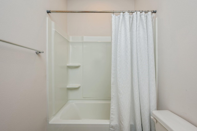 602 Champ Trl, Crestview, FL 32539 - full bath with toilet and shower / bathtub combination with curtain