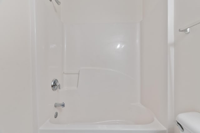 282 Swaying Pine Ct, Crestview, FL 32539 - full bathroom featuring toilet and bathing tub / shower combination