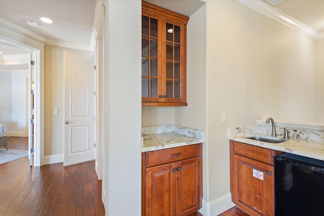 4782 Ocean Blvd, Destin, FL 32541 - indoor wet bar with black dishwasher, ornamental molding, dark wood-type flooring, and baseboards