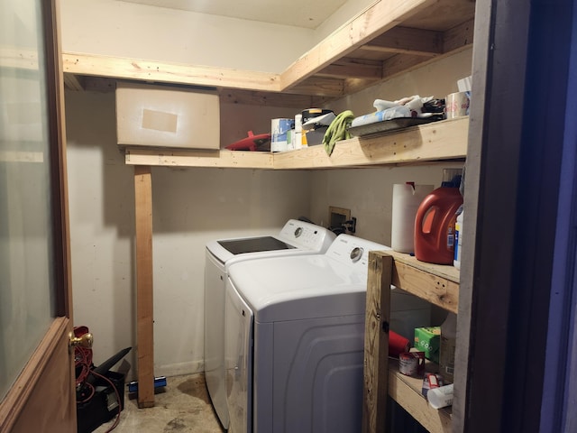 696 Tyner St Unit 7, Fort Walton Beach, FL 32547 - laundry room featuring washer and clothes dryer