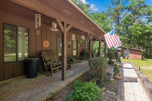 2509 S Lakeview Dr, Crestview, FL 32536 - view of patio / terrace