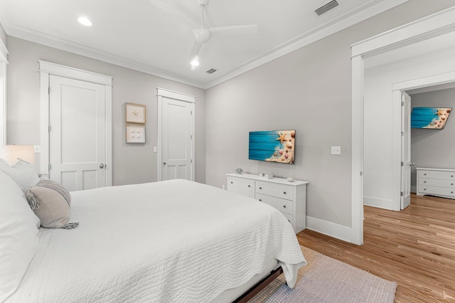 515 Seacrest Dr, Inlet Beach, FL 32461 - bedroom with light wood-style floors, crown molding, baseboards, recessed lighting, and ceiling fan