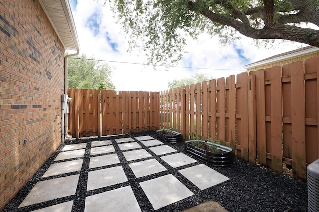 118 5th Ave Unit 118, Shalimar, FL 32579 - fenced backyard with a patio