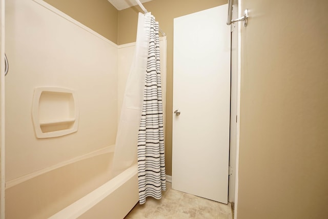 118 5th Ave Unit 118, Shalimar, FL 32579 - bathroom featuring shower / bath combination with curtain