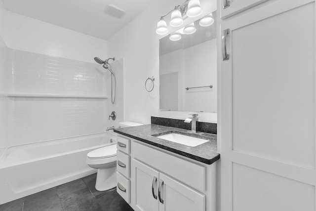2512 Georgetown Ln, Fort Walton Beach, FL 32547 - bathroom featuring toilet, vanity, and shower / tub combination