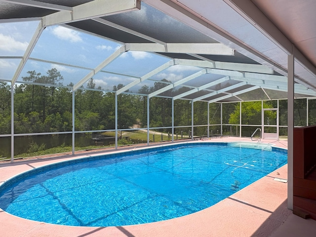 3864 Bear Head Rd, Crestview, FL 32539 - swimming pool with glass enclosure