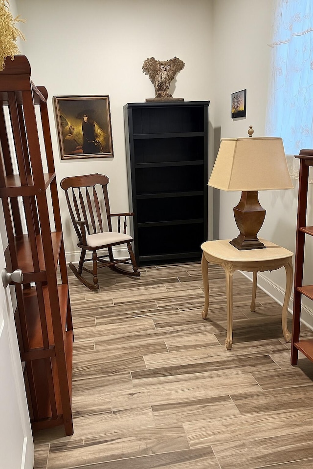 95 Santana Dr, Santa Rosa Beach, FL 32459 - sitting room featuring light wood-style floors