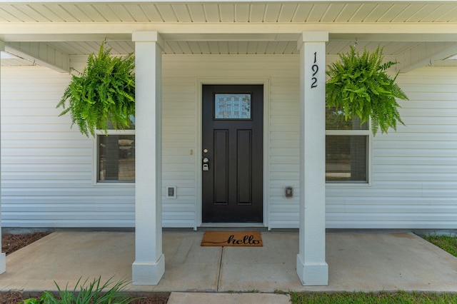 192 S Norwood Rd, Defuniak Springs, FL 32435 - property entrance with a porch