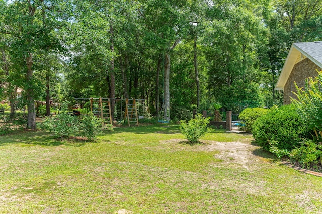 6087 Terrace Ln, Crestview, FL 32536 - view of grassy yard