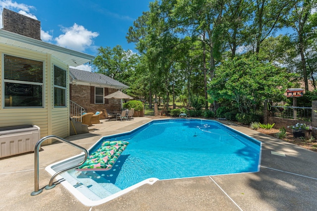 6087 Terrace Ln, Crestview, FL 32536 - swimming pool with a patio