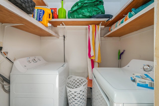 115 NE Hughes St Unit B3, Fort Walton Beach, FL 32548 - laundry room featuring washer and dryer