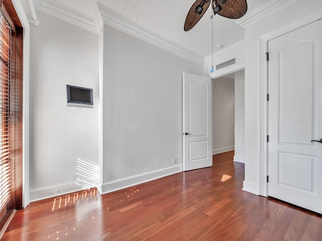 9201 Market St Inn Unit 159, Miramar Beach, FL 32550 - unfurnished bedroom featuring crown molding, wood finished floors, baseboards, and a ceiling fan
