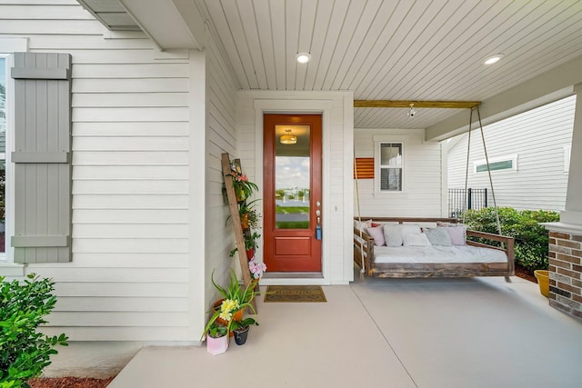 3204 Airport Rd, Panama City, FL 32405 - entrance to property with a porch
