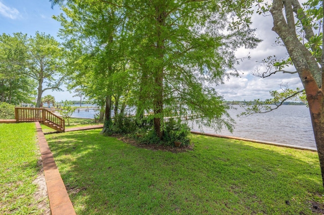 1405 N Bayshore Dr, Niceville, FL 32578 - view of grassy yard featuring a water view