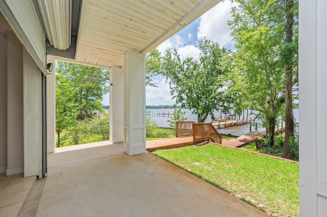 1405 N Bayshore Dr, Niceville, FL 32578 - view of patio with a water view