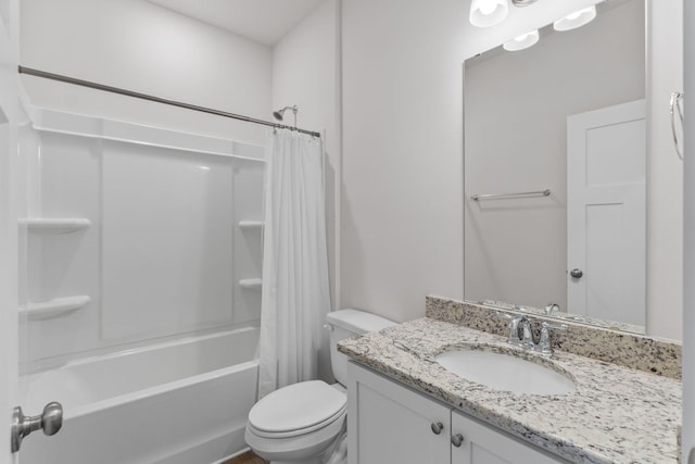 608 Champ Trl, Crestview, FL 32539 - full bathroom featuring toilet, vanity, and shower / bath combo