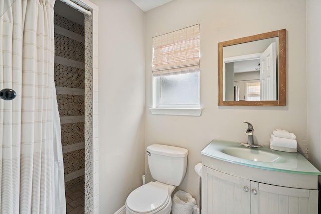 4508 Luke Ave, Destin, FL 32541 - full bath featuring toilet, tiled shower, and vanity