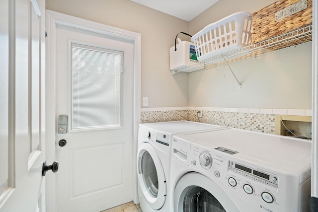 4508 Luke Ave, Destin, FL 32541 - washroom featuring washer and clothes dryer