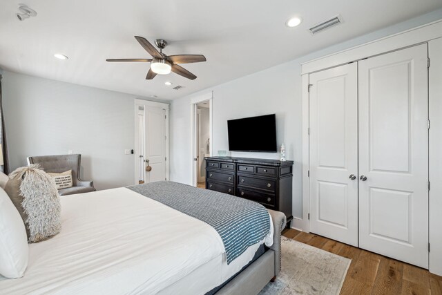 60 Barefoot Ln, Inlet Beach, FL 32461 - bedroom with wood finished floors, recessed lighting, and ceiling fan