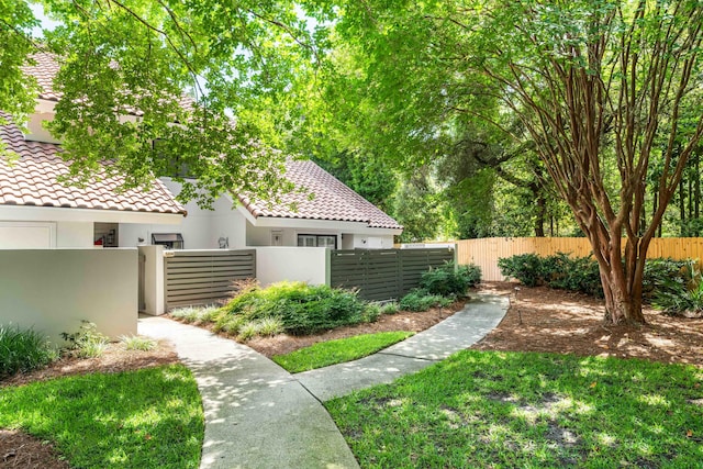 5209 Beachwalk Dr, Miramar Beach, FL 32550 - view of fenced front yard