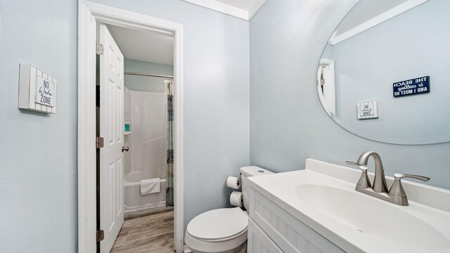 11 Beachside Dr Unit 722, Santa Rosa Beach, FL 32459 - bathroom with vanity, wood finished floors, and shower / bath combo