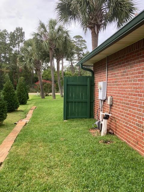 6735 Tidewater Dr, Navarre, FL 32566 - view of green lawn