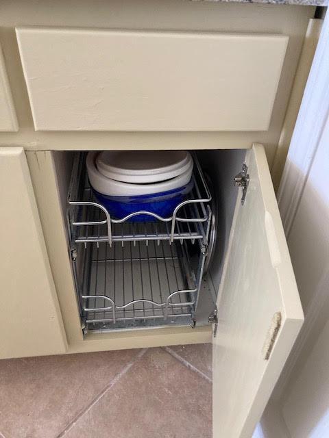 6735 Tidewater Dr, Navarre, FL 32566 - kitchen view