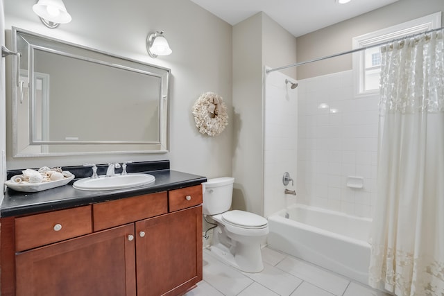 4134 Cobalt Cir Unit Ro14, Panama City, FL 32408 - full bath with toilet, vanity, shower / bath combo, and tile patterned flooring