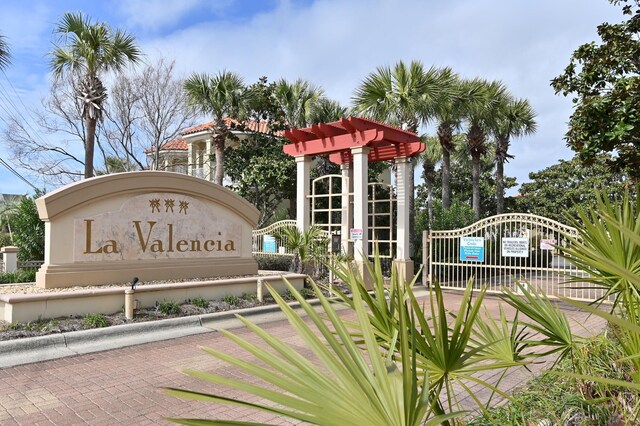 431 La Valencia Cir, Panama City Beach, FL 32413 - community / neighborhood sign featuring a gate