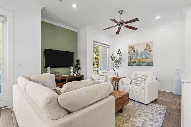 11 E Pine Lands Loop Unit A, Inlet Beach, FL 32461 - living area featuring ceiling fan, ornamental molding, recessed lighting, and light wood-style floors
