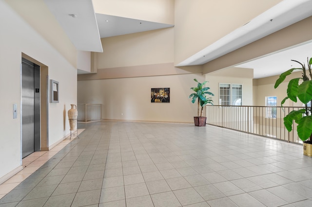 4507 Furling Ln Unit 302, Destin, FL 32541 - lobby with a towering ceiling
