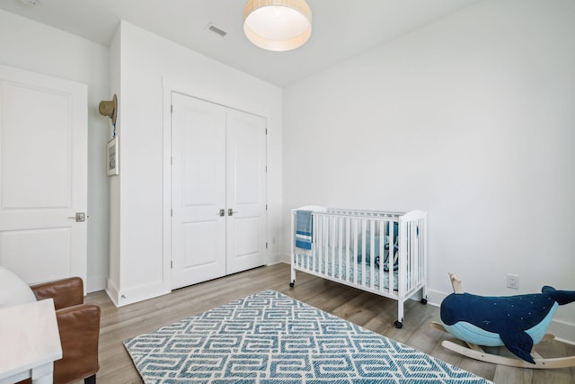 282 W Lafayette Rd, Inlet Beach, FL 32461 - bedroom with a closet and wood finished floors