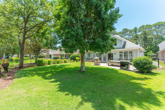 4467 Turnberry Pl, Niceville, FL 32578 - view of yard with a patio area