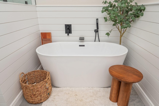 4467 Turnberry Pl, Niceville, FL 32578 - full bath featuring a freestanding bath and wood walls