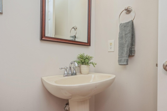 4467 Turnberry Pl, Niceville, FL 32578 - bathroom with a sink