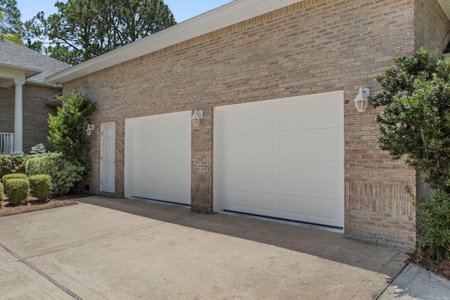 23 Paradise Point Rd, Shalimar, FL 32579 - garage with driveway
