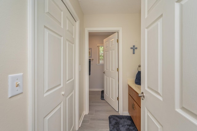 642 Alysheba Dr, Crestview, FL 32539 - corridor featuring baseboards