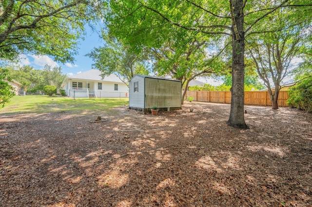642 Alysheba Dr, Crestview, FL 32539 - view of yard with an outdoor structure