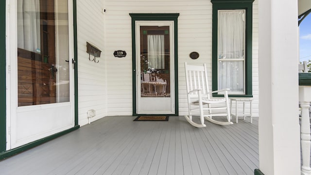 119 E Live Oak Ave, Defuniak Springs, FL 32435 - entrance to property with covered porch