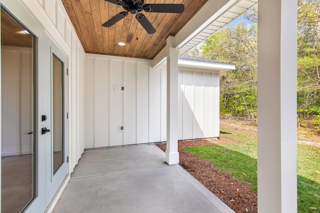 335 J Hunters Way S, Freeport, FL 32439 - view of patio / terrace featuring a ceiling fan