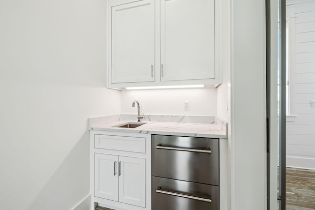 323 Pompano St, Inlet Beach, FL 32461 - indoor wet bar featuring wood finished floors and stainless steel dishwasher