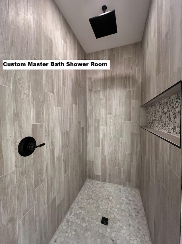 2675 Brodie Ln, Crestview, FL 32536 - full bath featuring a tile shower