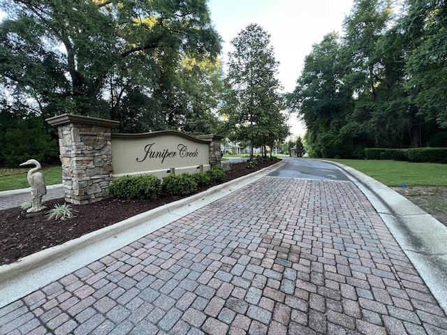 2675 Brodie Ln, Crestview, FL 32536 - view of street featuring curbs
