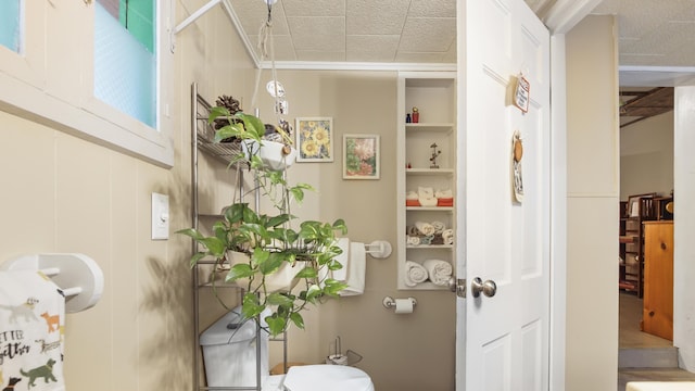 2765 Shade Tree Ln, Ponce De Leon, FL 32455 - bathroom with built in features