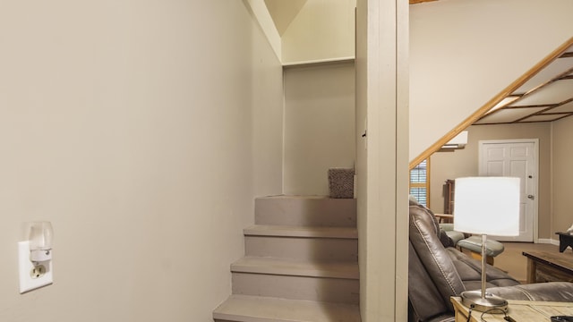 2765 Shade Tree Ln, Ponce De Leon, FL 32455 - view of staircase